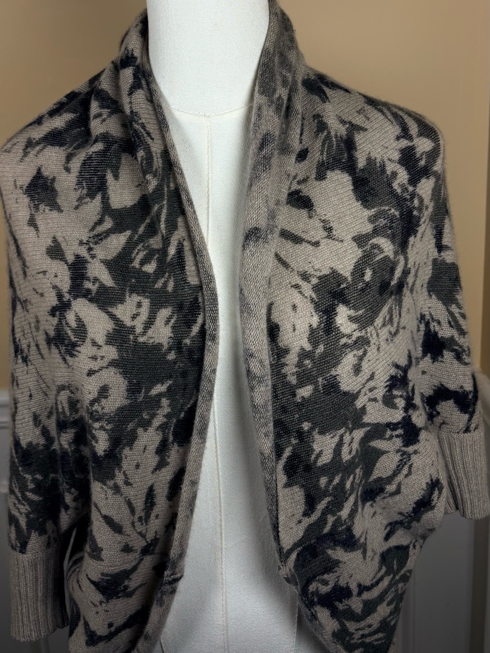 🖤 White + Warren 100% Cashmere Floral Cocoon Cardigan Taupe Black